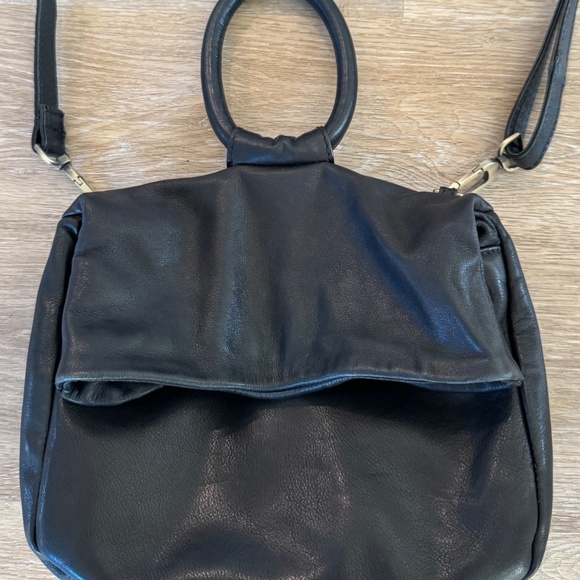 Excellent HOBO Brand Sheila Black Leather purse - Picture 1 of 6